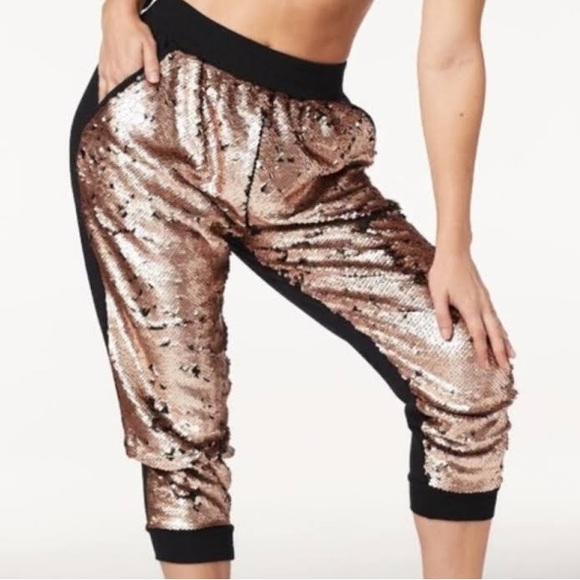 XS Zumba Rose Gold Sequin Athletic Jogger Capris - Picture 3 of 14
